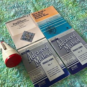 French horn advanced method, music books and mute
